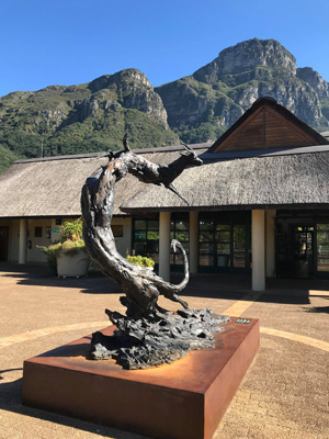 Jardin Botanique de Kirstenbosh Statue de Cape Town en étant au Jardin Botanique de Kirstenbosch
