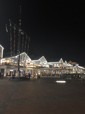 Le Waterfront Victoria & Alfred Vue sur le port du waterfront de Cape town de nuit
