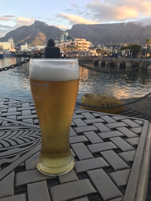 Le Waterfront Victoria & Alfred Une bonne biere au waterfront de Cape town